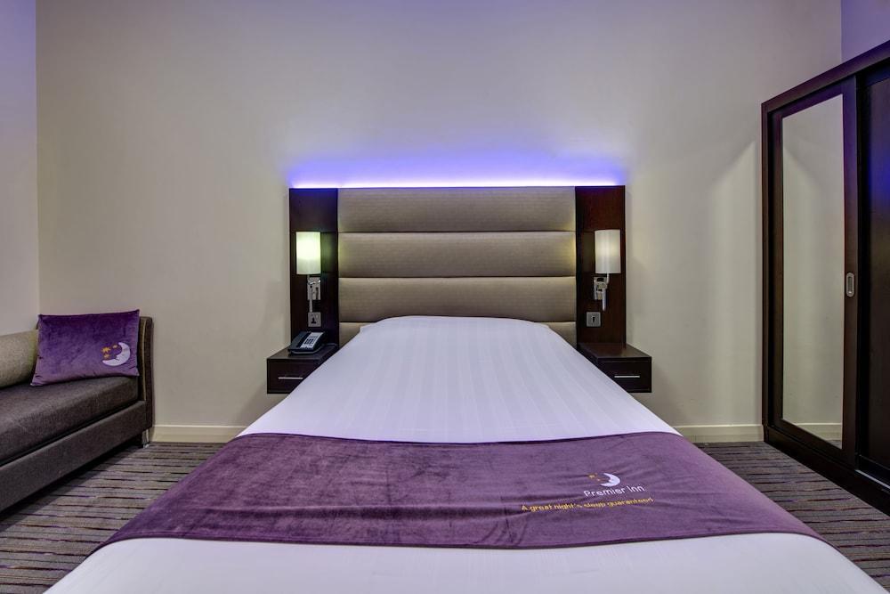 Premier Inn Dubai Ibn Battuta Mall Экстерьер фото