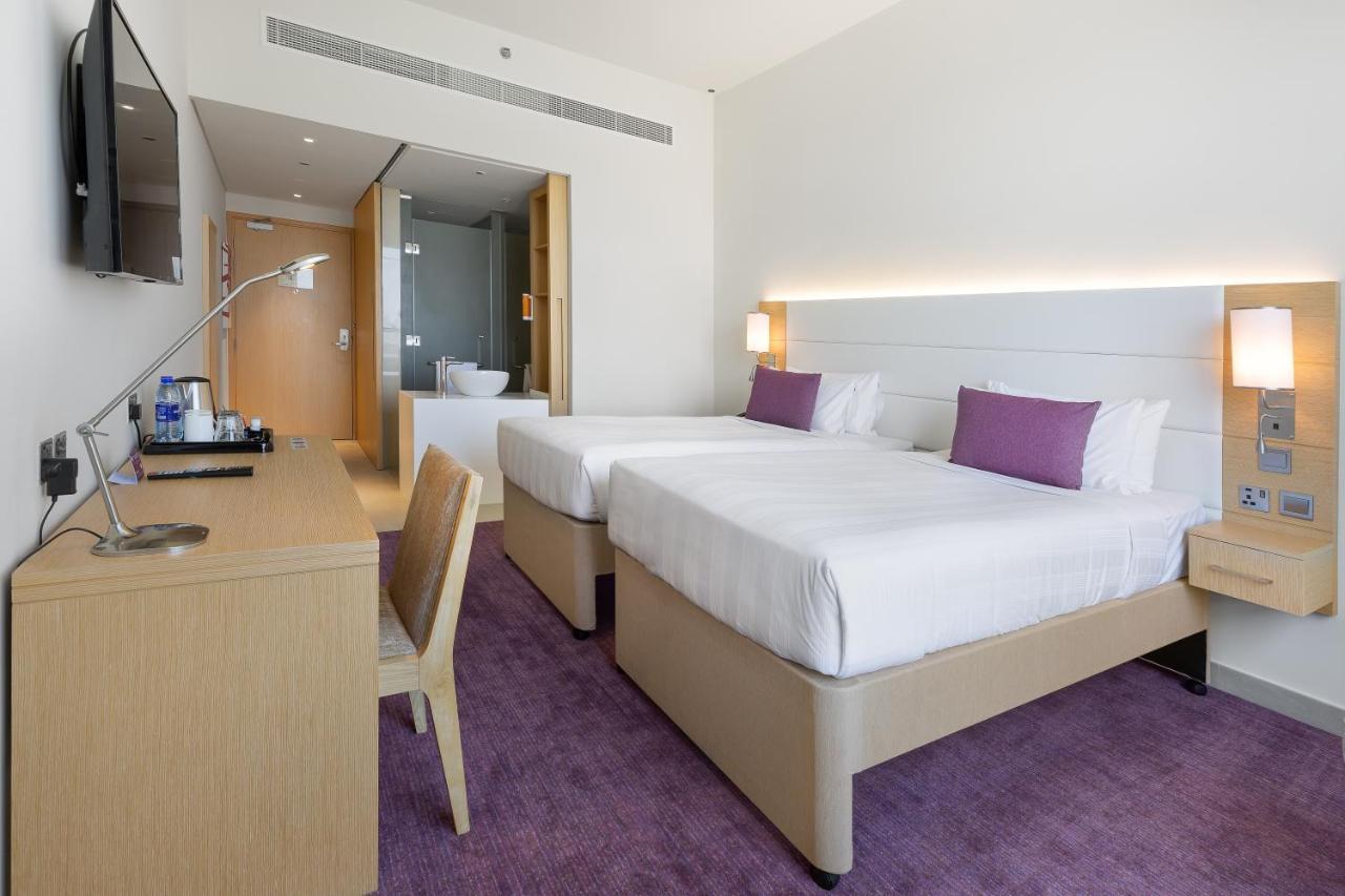 Premier Inn Dubai Ibn Battuta Mall Экстерьер фото