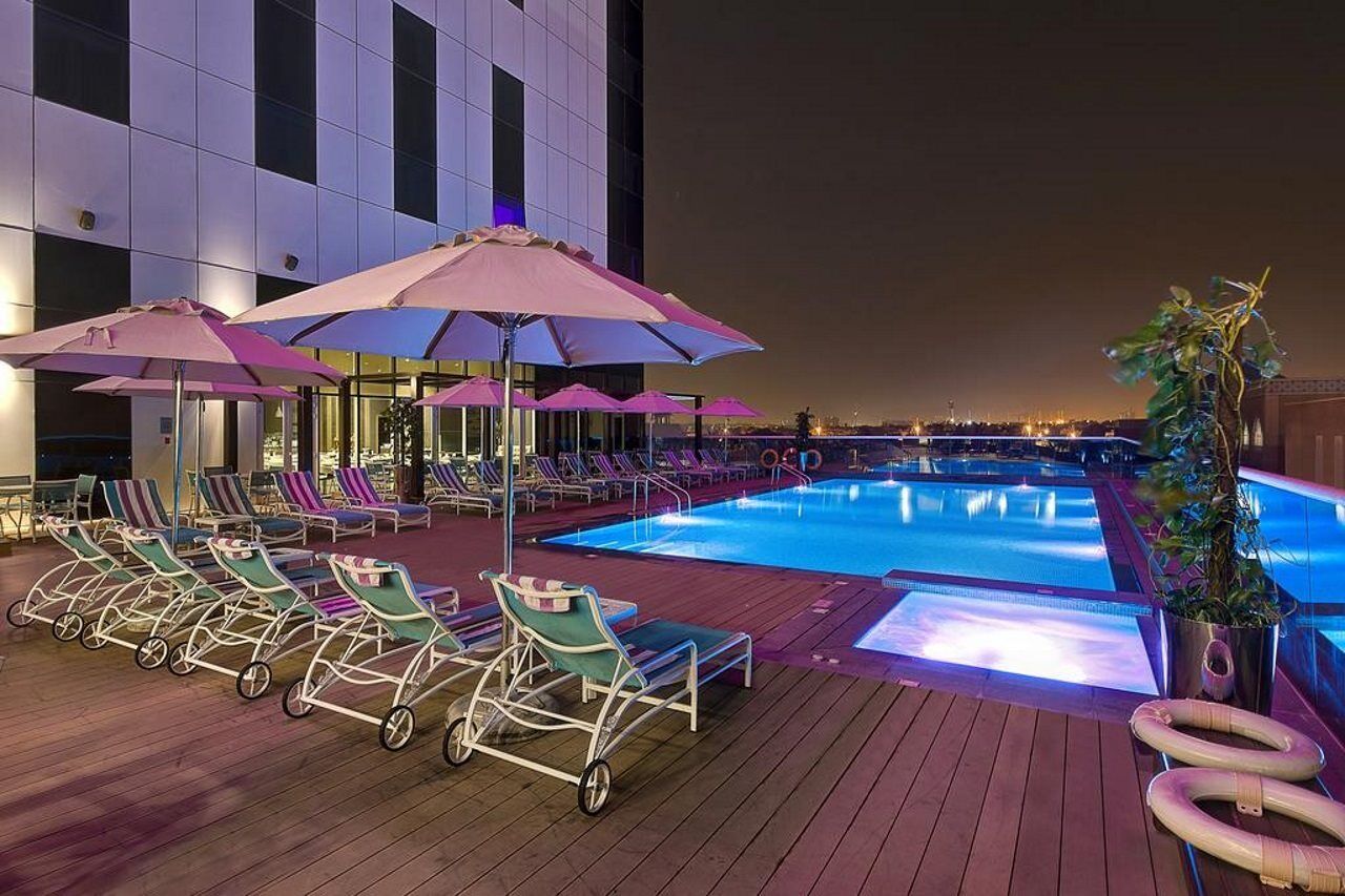 Premier Inn Dubai Ibn Battuta Mall Экстерьер фото