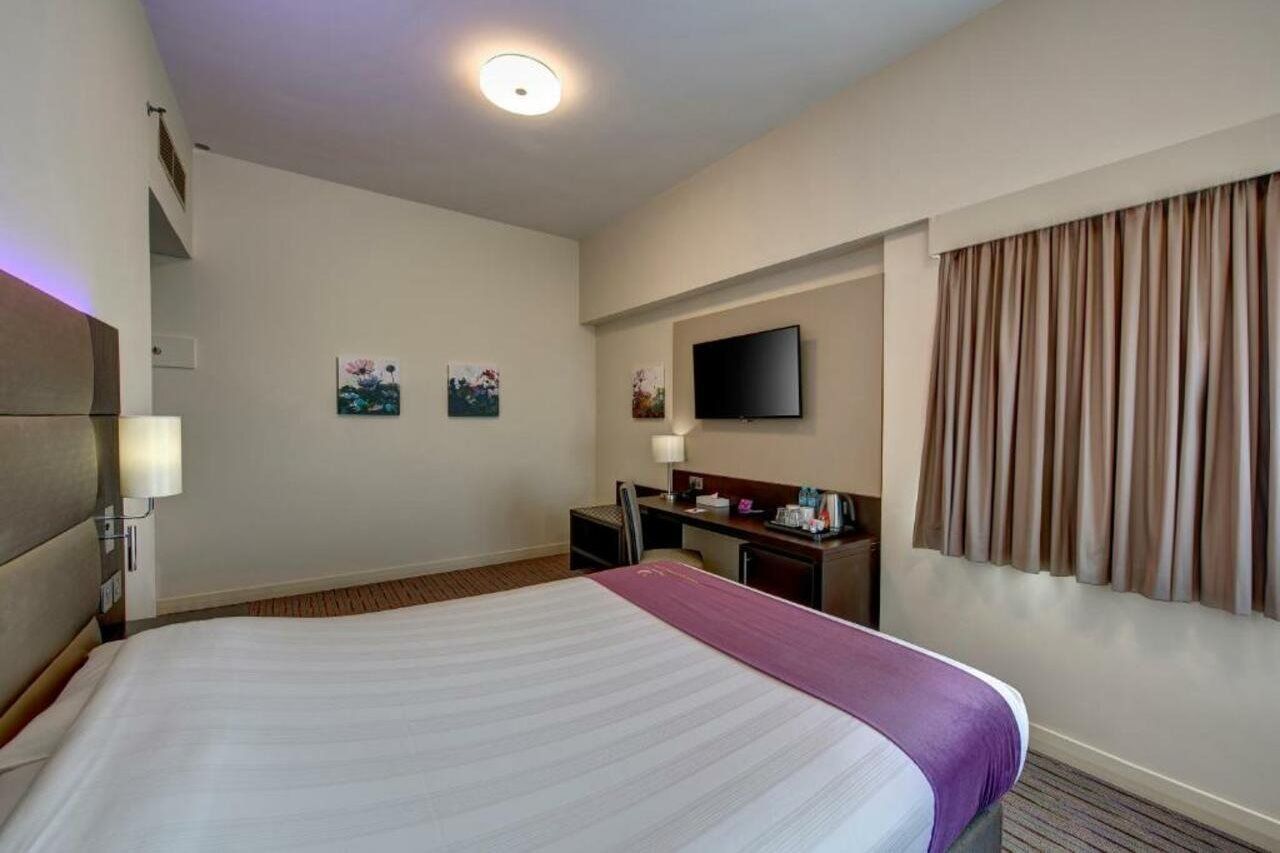 Premier Inn Dubai Ibn Battuta Mall Экстерьер фото