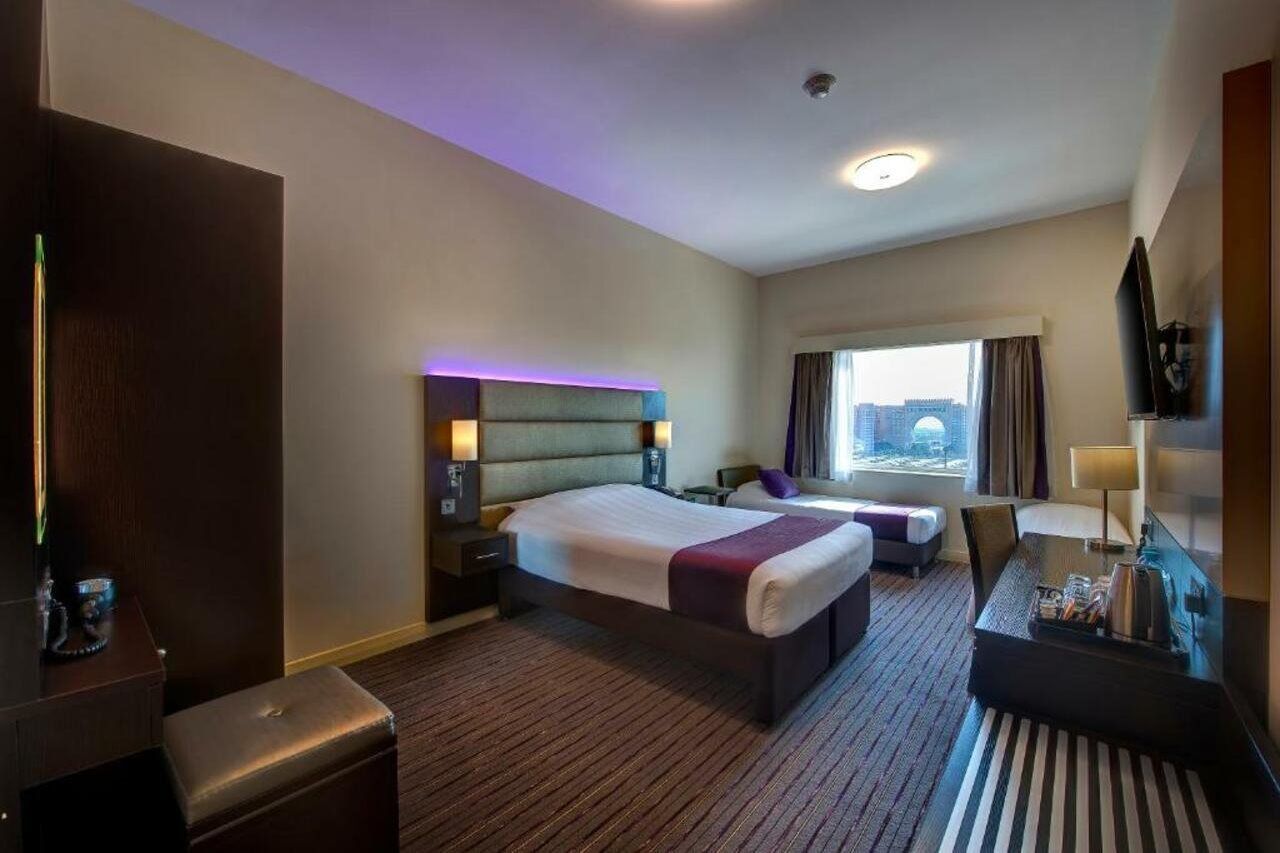 Premier Inn Dubai Ibn Battuta Mall Экстерьер фото